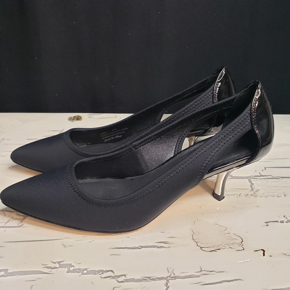 Donald J. Pliner Black Pointed-Toe Slingback Pumps